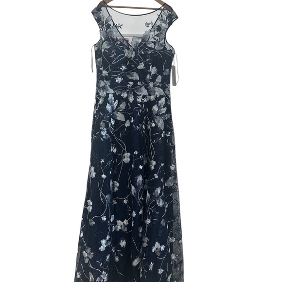 Teri Jon Cap Sleeve Formal Dress Sweetheart Neck, Floral Details, Fit & Flare - Picture 5 of 5